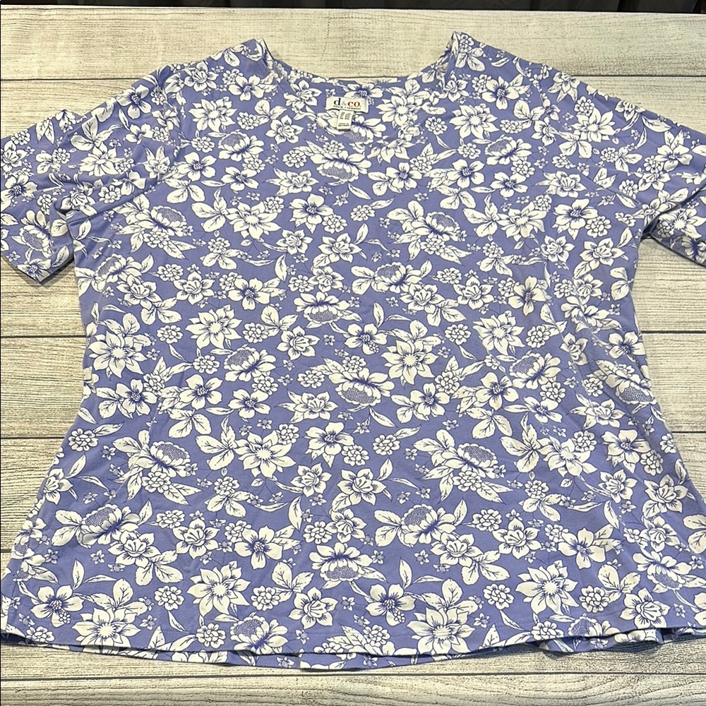 Women’s Denim & Company floral print top tee size 2x periwinkle blue